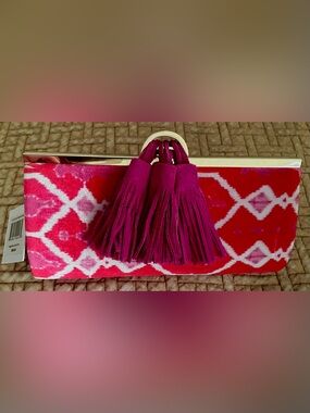 ISTI 
Starland 
Pink Multi Velvet Ikat 
Clutch, 
Convertible Handbag 
NWT